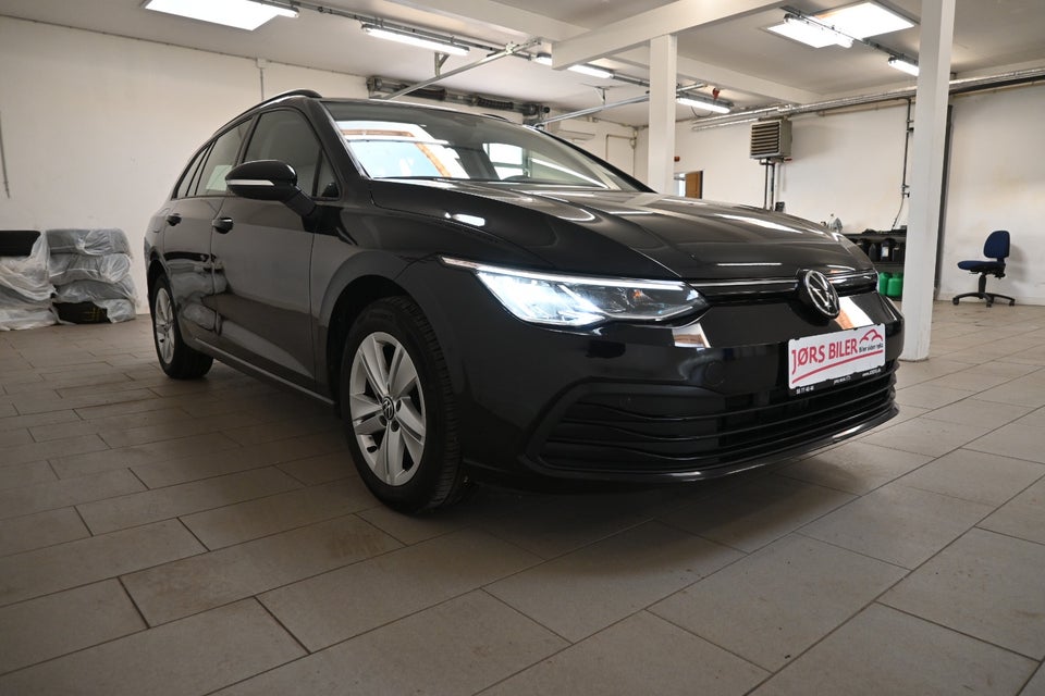 VW Golf VIII 1,5 eTSi 130 Life Variant DSG 5d
