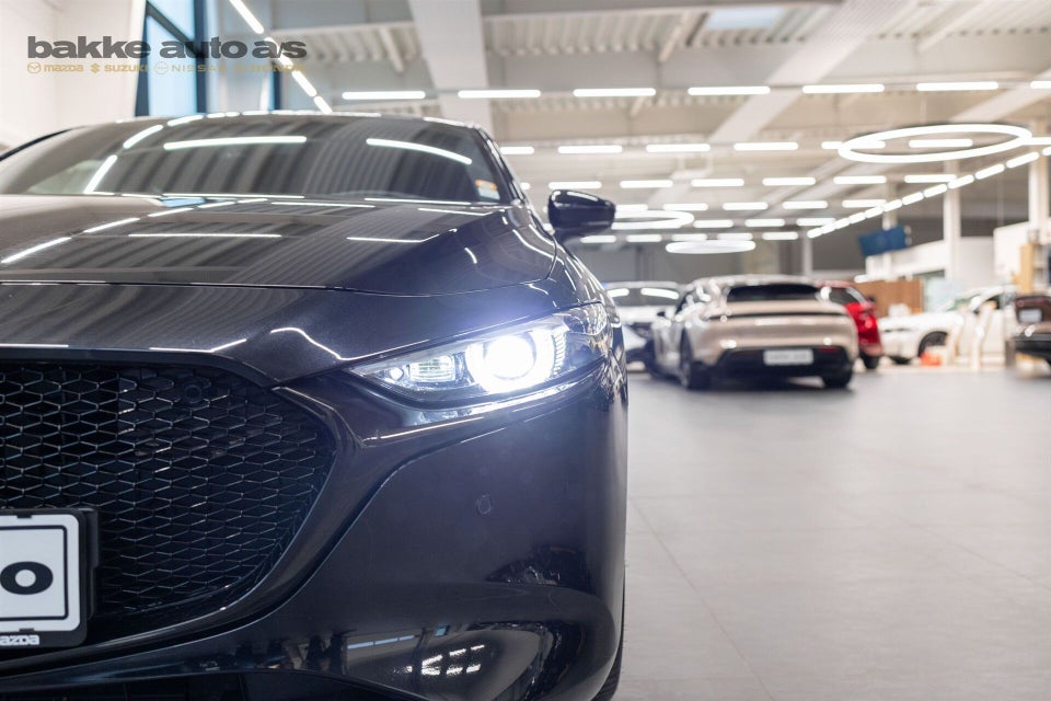 Mazda 3 2,0 e-SkyActiv-G 150 Cosmo Tech aut. 4d