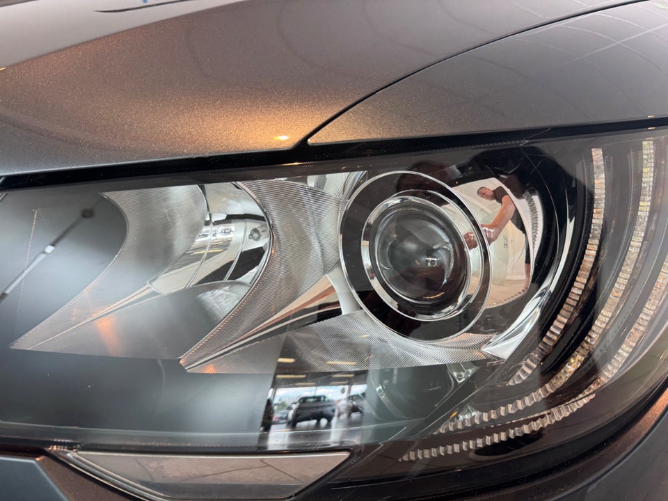 Skoda Superb 2,0 TDi 140 Elegance Combi 5d