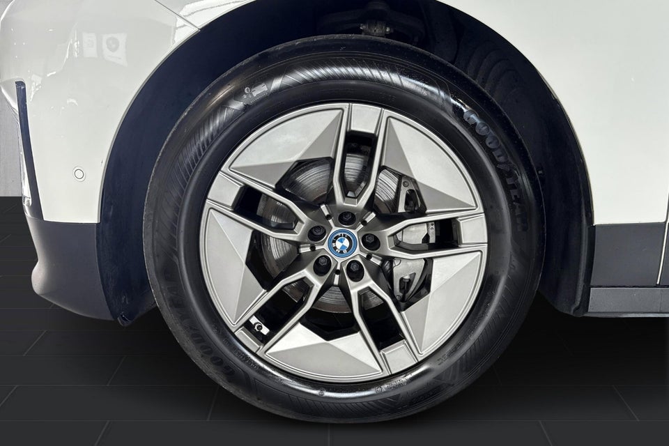 BMW iX xDrive40 5d