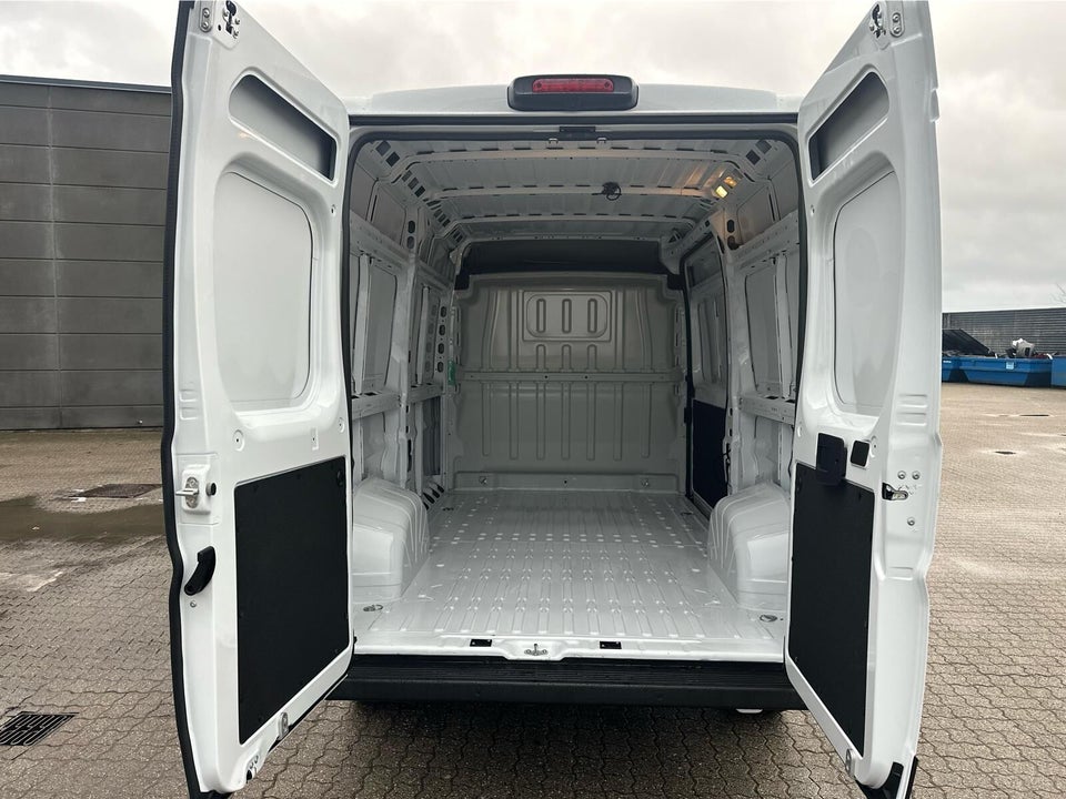 Fiat Ducato 35 Maxi 2,2 MJT 180 Kassevogn L2H2 Pro aut.