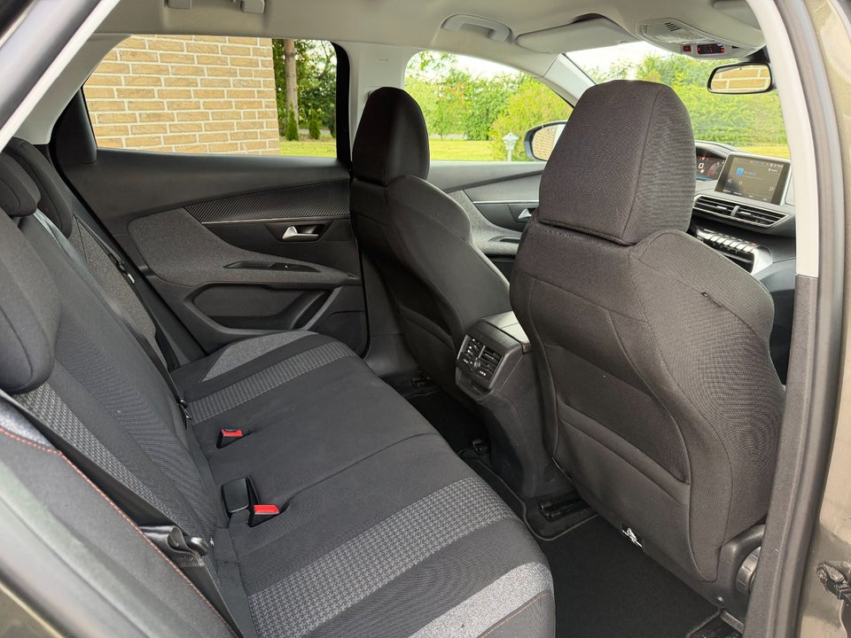 Peugeot 3008 1,2 e-THP 130 Allure EAT6 5d
