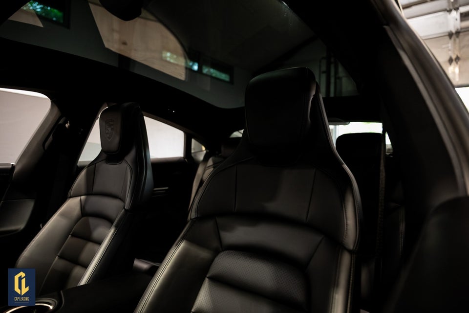 Porsche Taycan Performance+ 4d