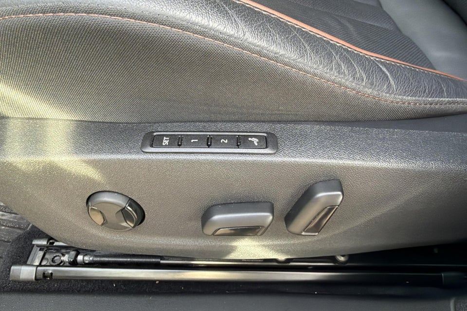 Skoda Enyaq 85x iV Laurin & Klement 5d