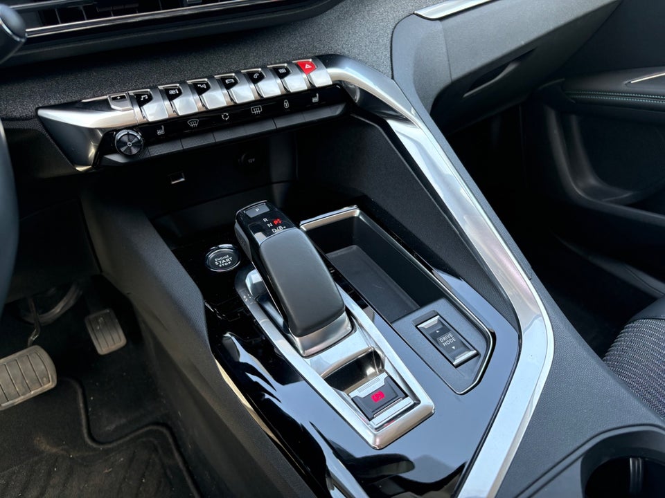 Peugeot 3008 1,6 Hybrid Allure Pack EAT8 5d
