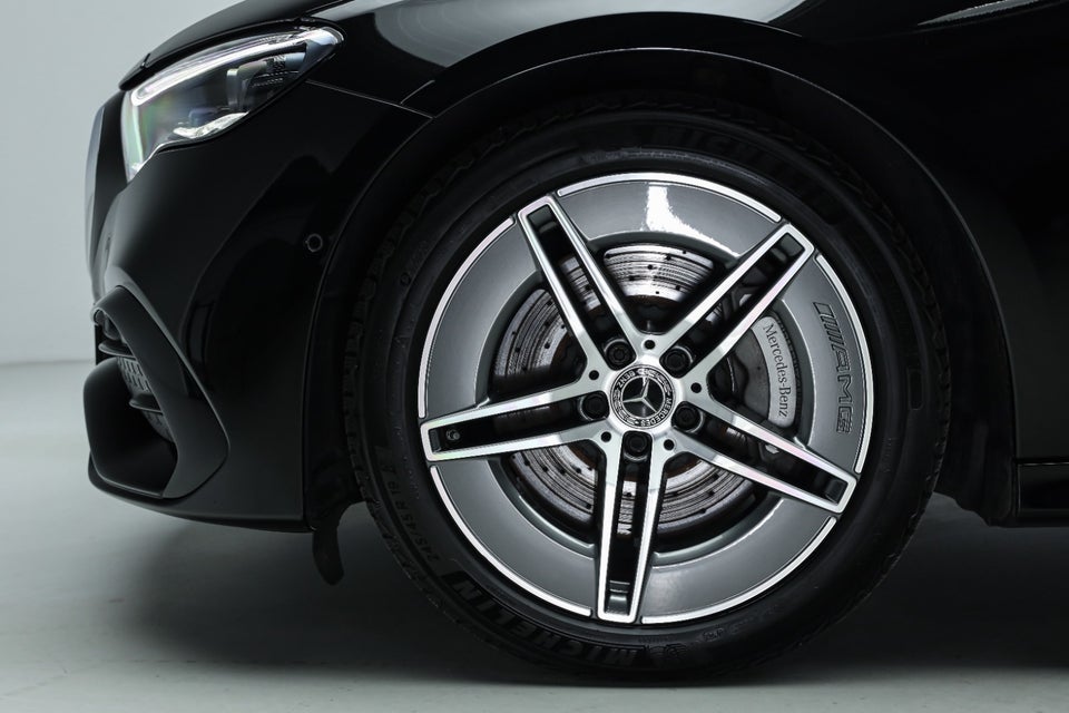 Mercedes E300 e 2,0 AMG Line stc. aut. 5d