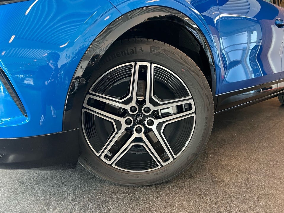 Ford Capri 77 Premium Extended Range 5d