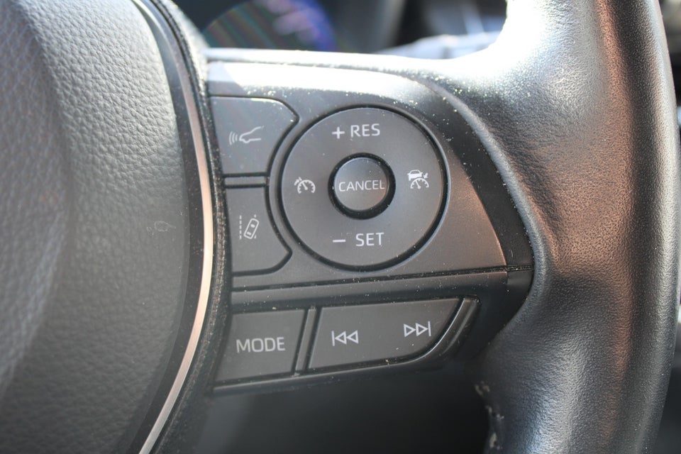 Suzuki Swace 1,8 HEV Active White stc. e-CVT 5d