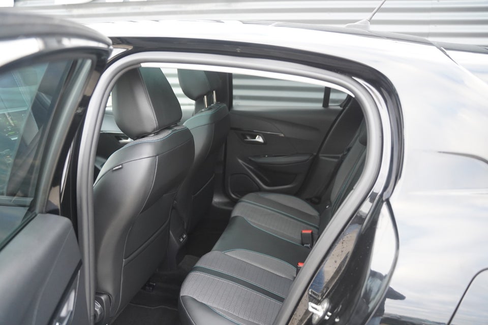 Peugeot 208 1,5 BlueHDi 100 Allure Sky 5d