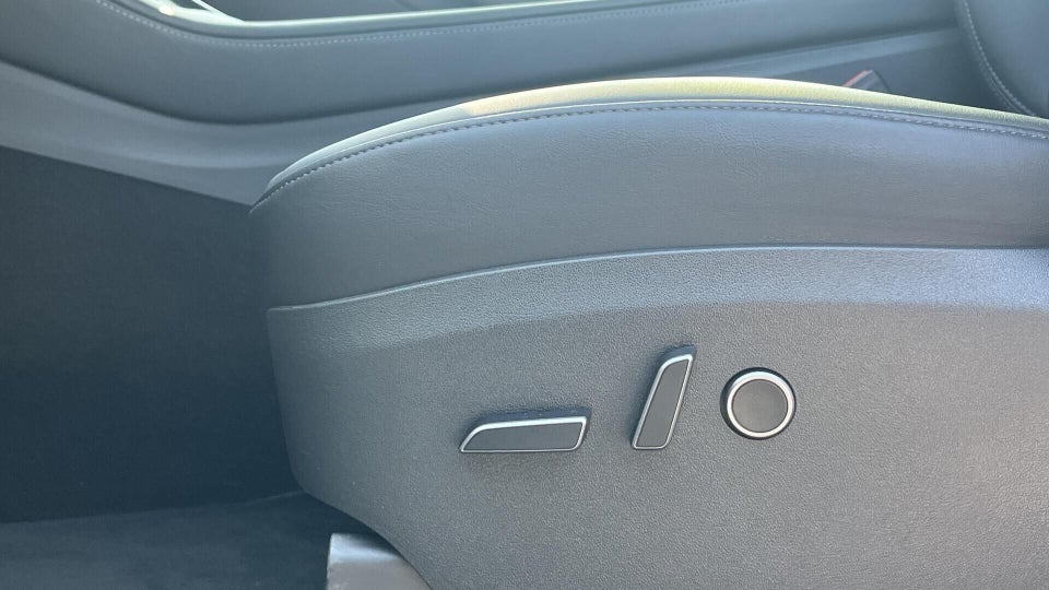 Tesla Model Y RWD 5d