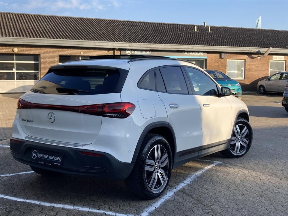 Mercedes EQA250+ Progressive 5d