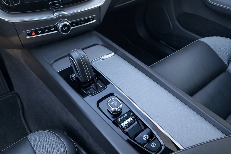 Volvo XC60 2,0 T6 ReCharge R-Design aut. AWD Van 5d