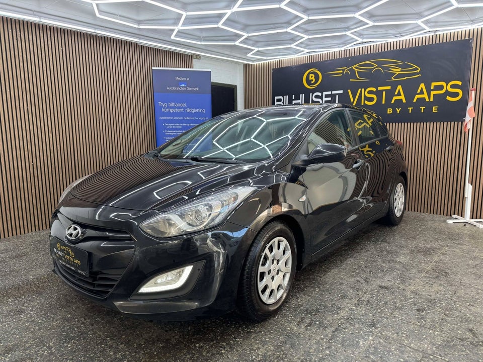 Hyundai i30 1,6 CRDi 110 Comfort CW Eco 5d