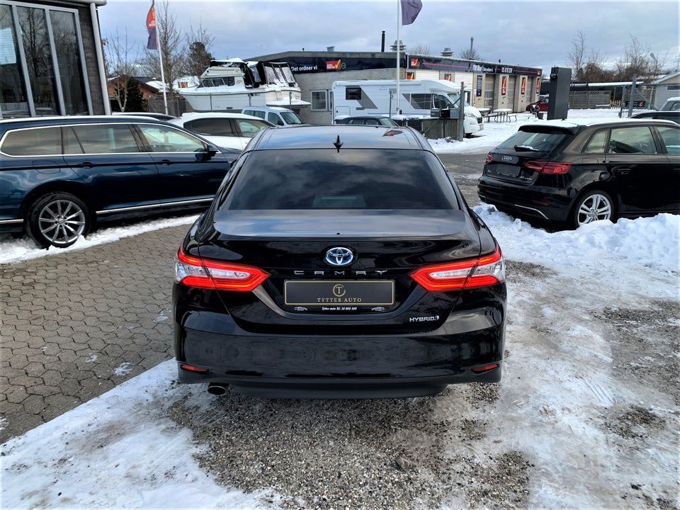 Toyota Camry 2,5 Hybrid H3 Executive CVT 4d
