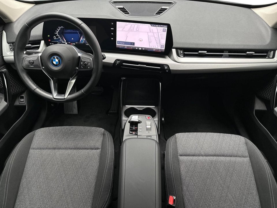 BMW iX1 eDrive20 X-Line 5d