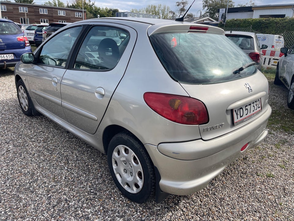 Peugeot 206 1,4 Edition 5d