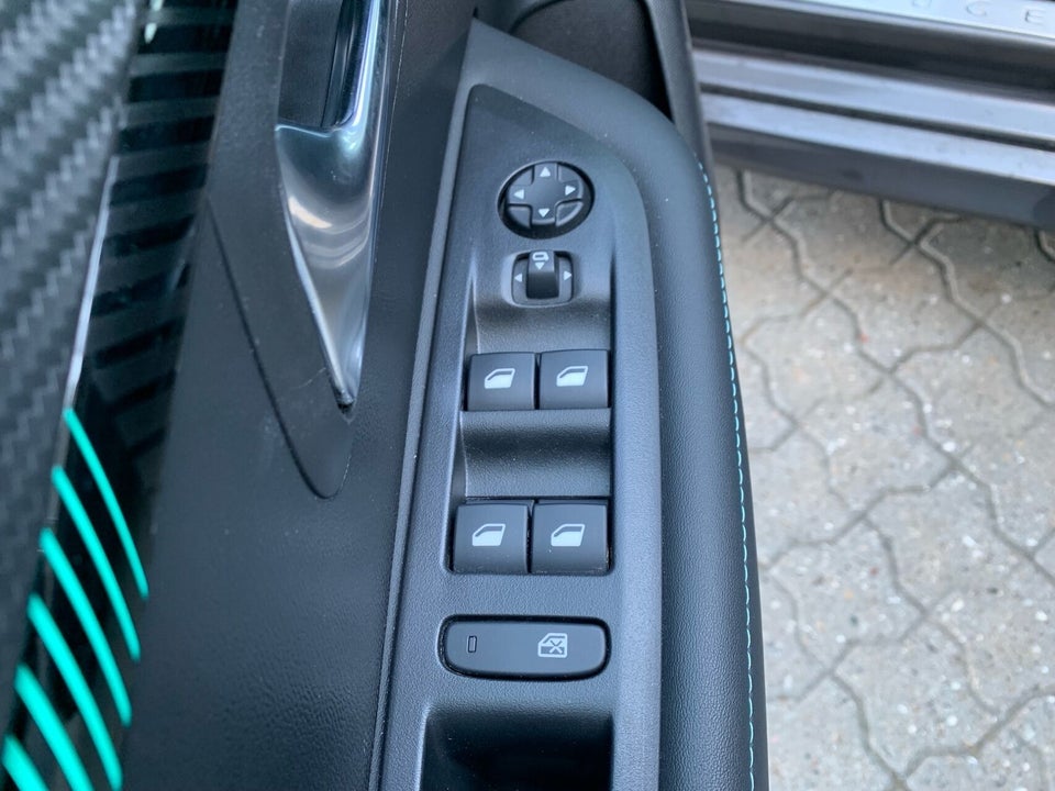 Peugeot 208 1,2 PureTech 100 Vision Sport 5d