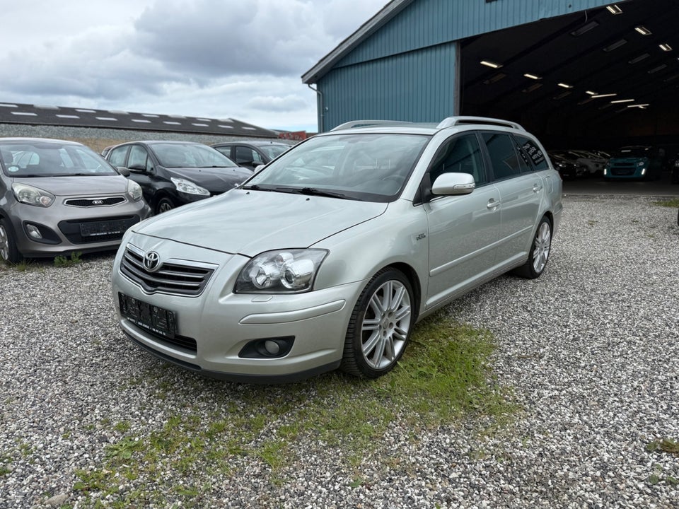Toyota Avensis 2,2 D-CAT 177 Executive stc. 5d