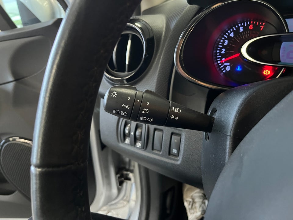 Renault Clio IV 0,9 TCe 90 Expression Sport Tourer 5d