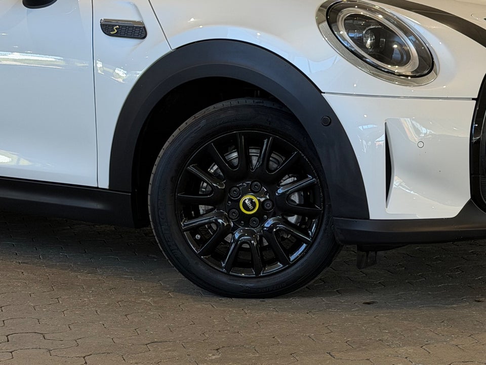 MINI Cooper SE Classic Trim 3d