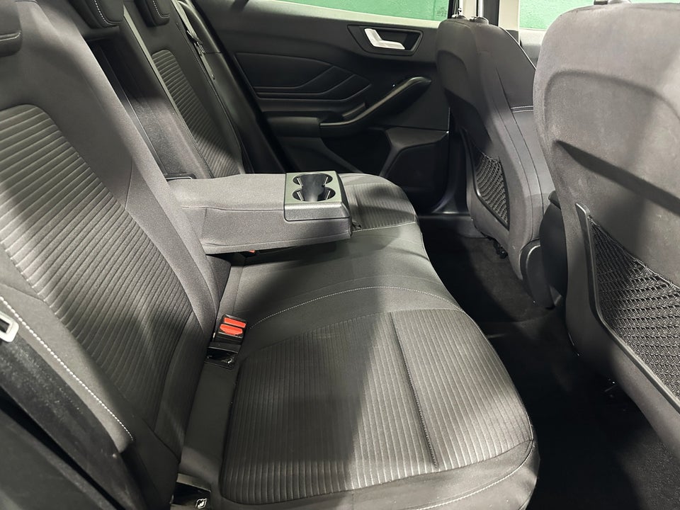 Ford Focus 1,0 EcoBoost Titanium Business stc. 5d