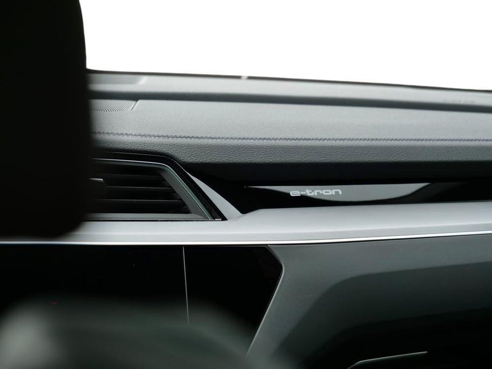 Audi Q8 e-tron 55 S-line Sportback quattro 5d