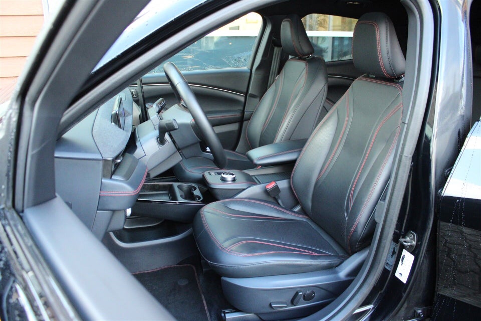 Ford Mustang Mach-E 88 Extended Range AWD 5d