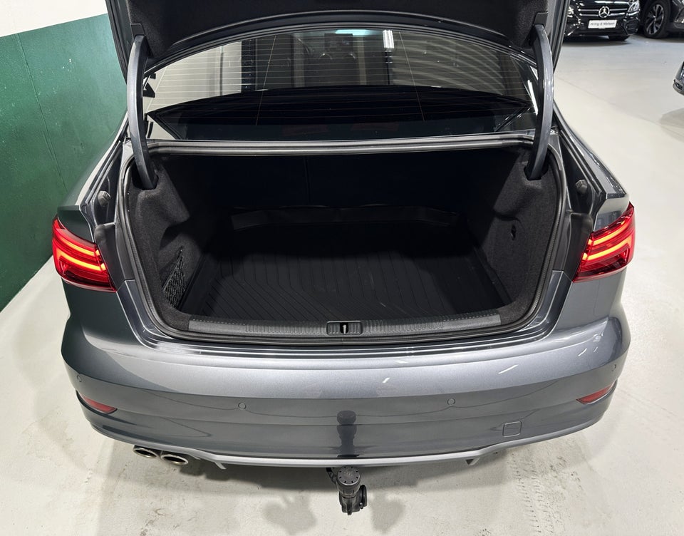 Audi A3 35 TFSi Sport Limited S-tr. 4d