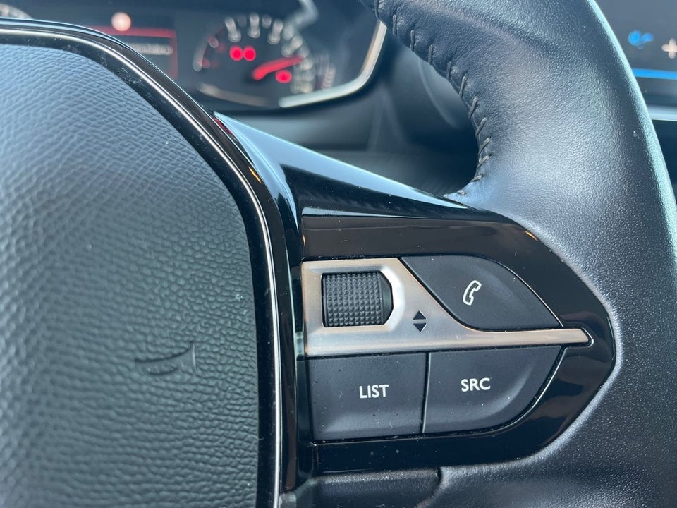 Peugeot 208 1,2 PureTech 100 Active 5d