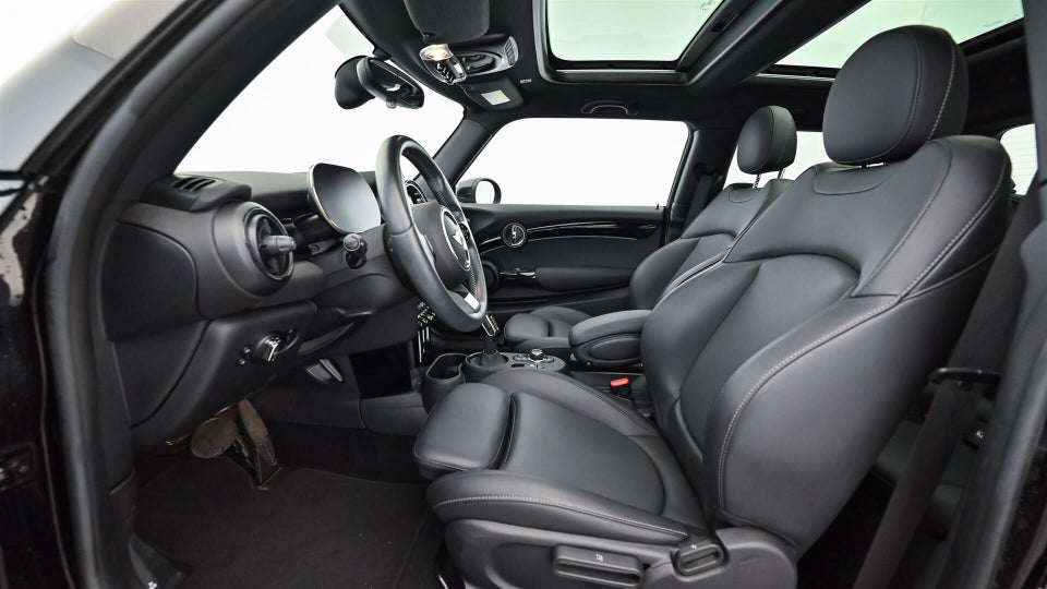 MINI Cooper SE Classic Trim 3d