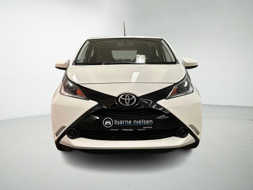 Toyota Aygo 1,0 VVT-i x-play x-touch 5d