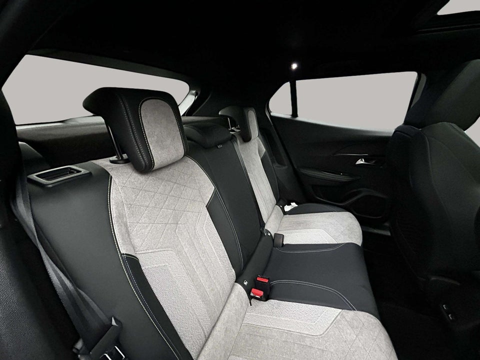 Peugeot e-2008 50 GT Sky 5d