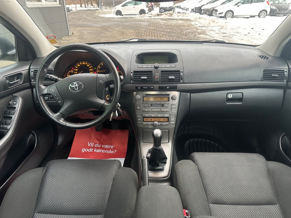 Toyota Avensis 2,0 Sol 4d