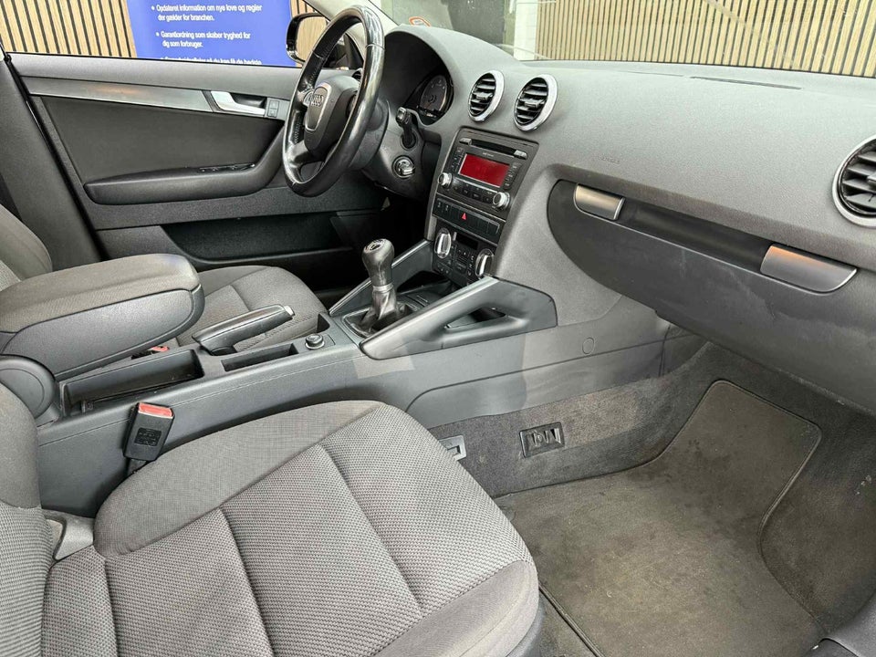 Audi A3 2,0 TDi 136 Ambiente Sportback 5d