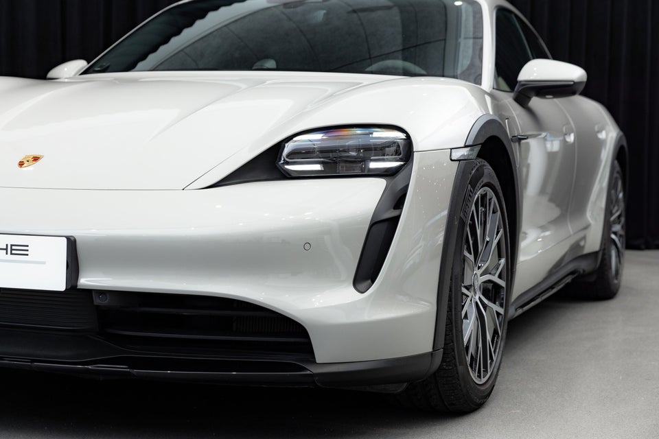 Porsche Taycan 4 Performance+ Cross Turismo 5d