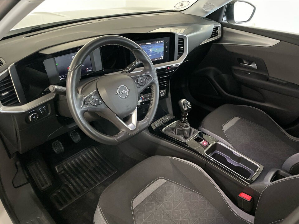 Peugeot 2008 1,2 e-THP 110 Selection Sky 5d