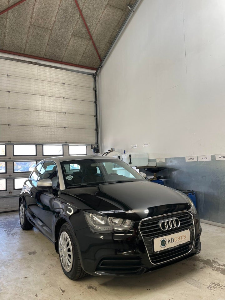 Audi A1 1,6 TDi 90 Ambition 3d