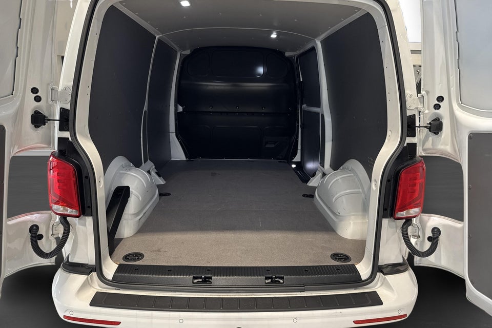 VW Transporter 2,0 TDi 150 Kassevogn DSG lang