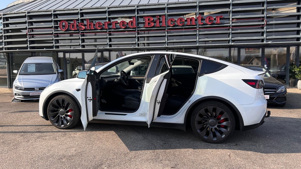 Tesla Model Y Performance AWD 5d