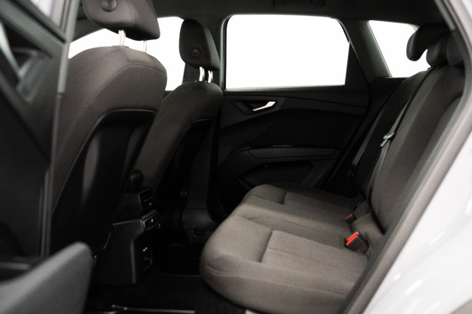 Audi Q4 e-tron 35 Advanced 5d