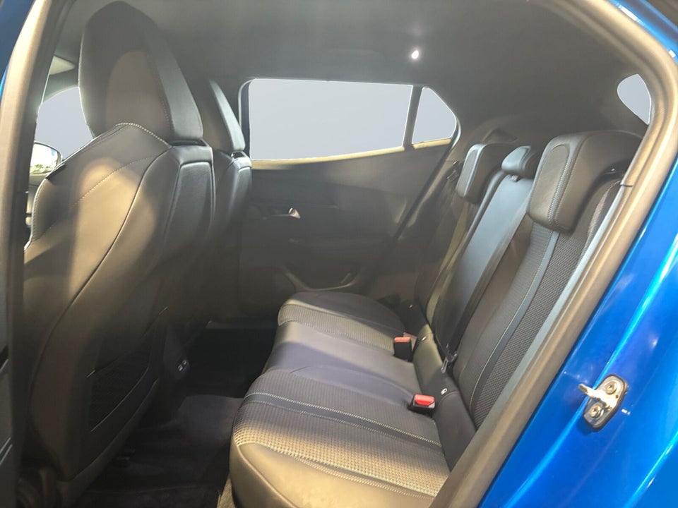 Peugeot e-2008 50 GT 5d