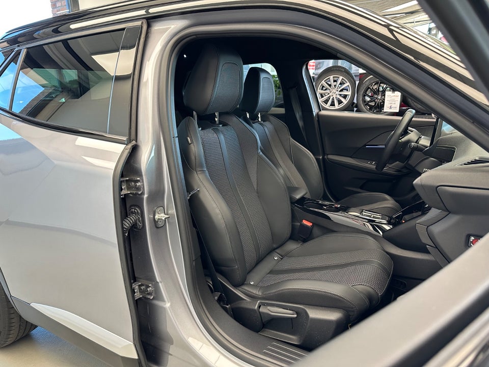 Peugeot e-2008 50 GT 5d