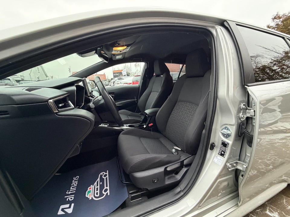 Toyota Corolla 1,8 Hybrid Active Smart Touring Sports MDS 5d