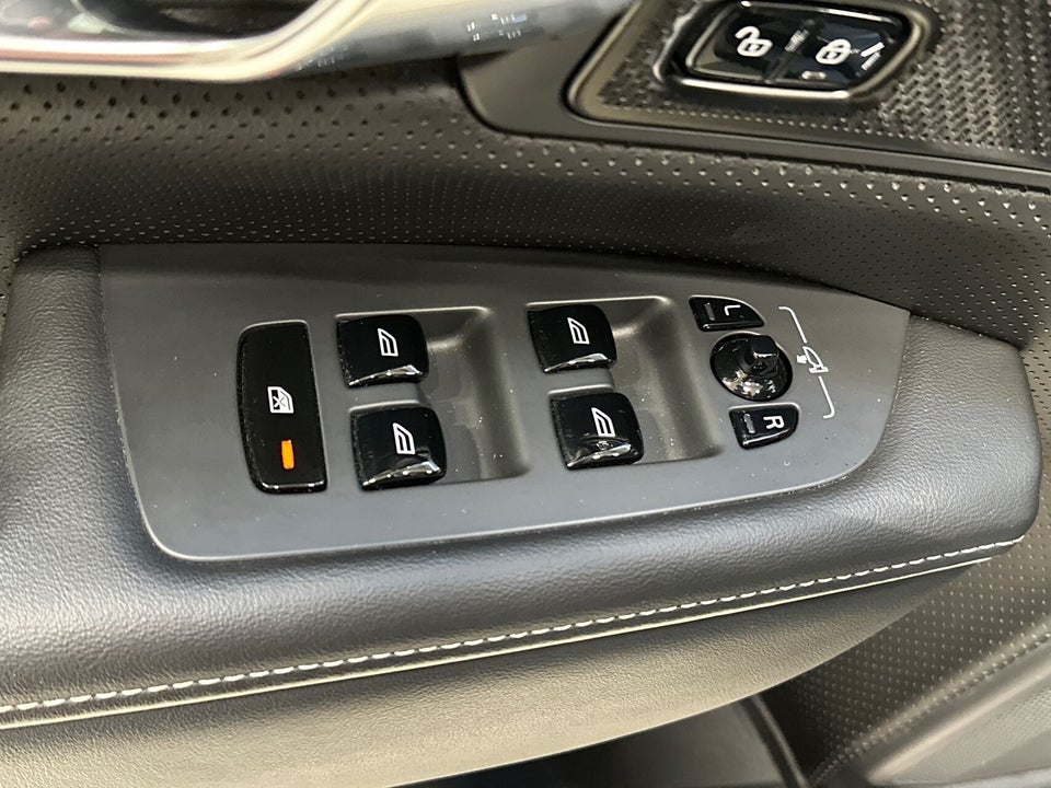 Volvo V90 2,0 T6 ReCharge R-Design aut. AWD 5d