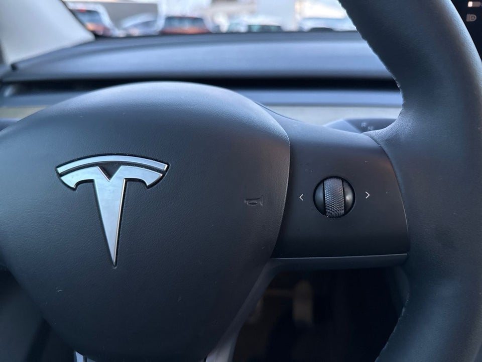 Tesla Model Y RWD 5d