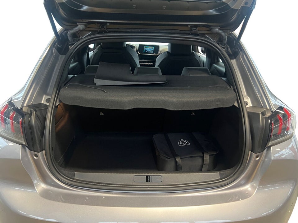 Peugeot e-208 50 GT 5d