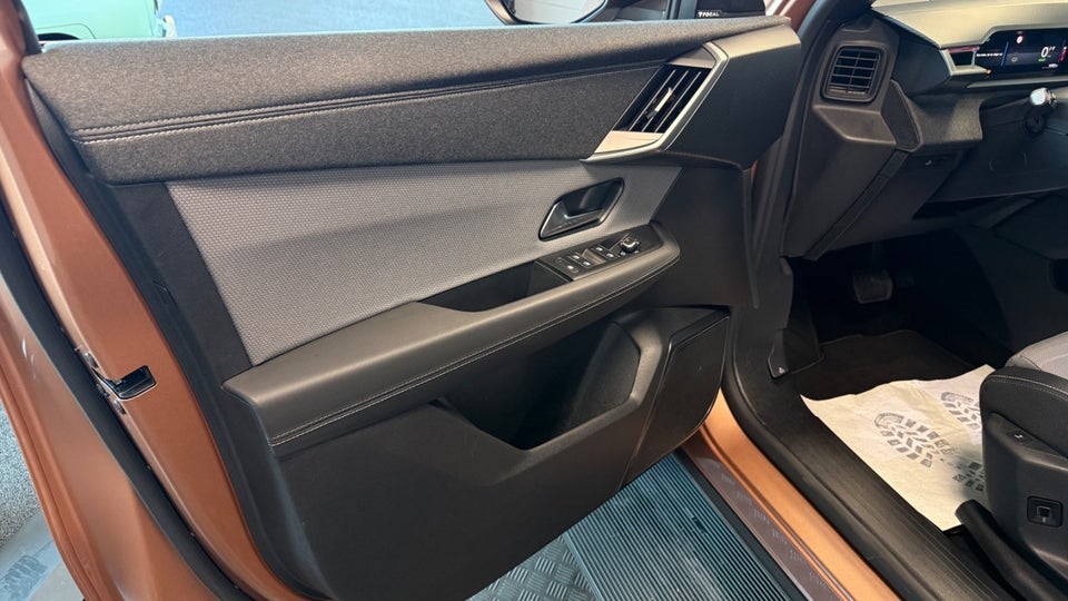 Opel Grandland-e 73 GS Sky 5d