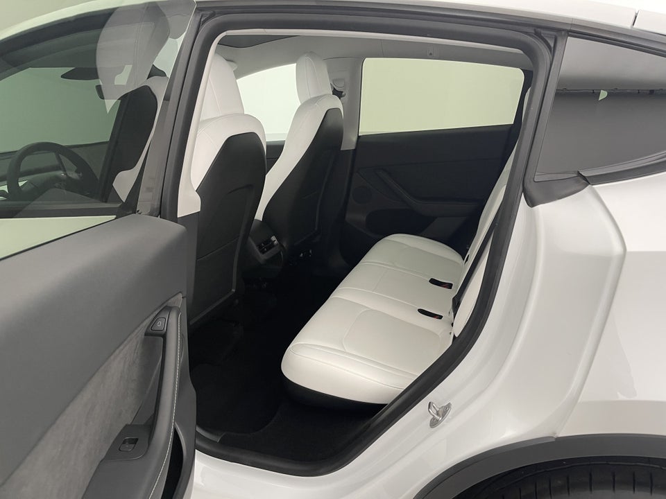 Tesla Model Y Long Range AWD 5d