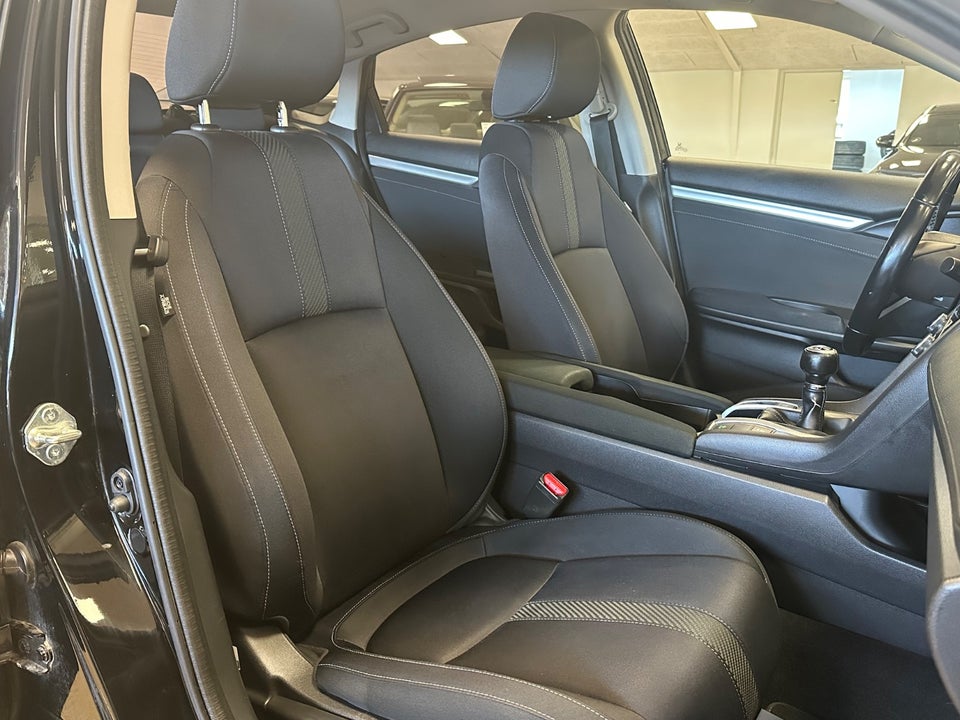 Honda Civic 1,6 i-DTEC Elegance 4d