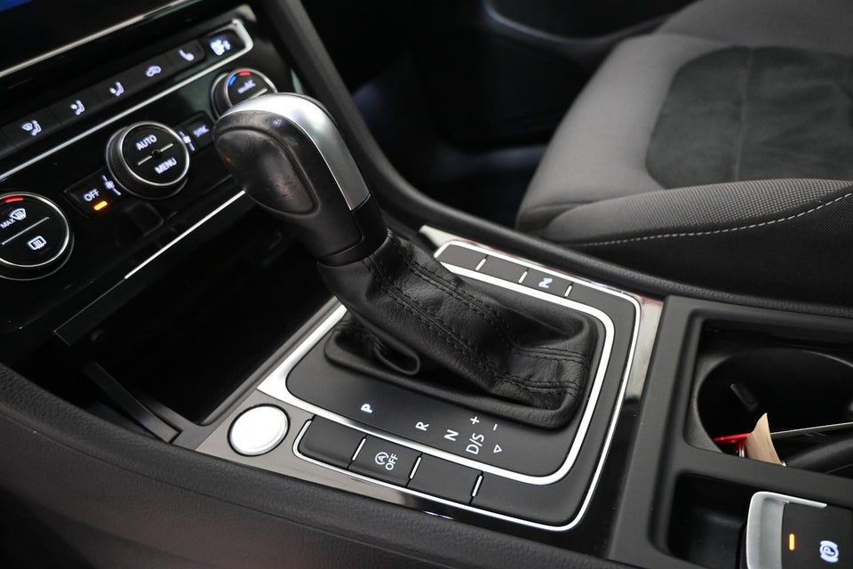 VW Golf VII 1,5 TSi 150 Highline Connect Variant DSG 5d